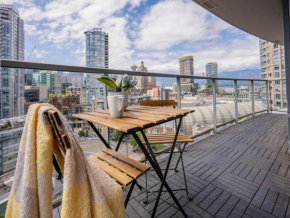 Downtown King Suite-Surround Views-Pool/Gym/Parkng
